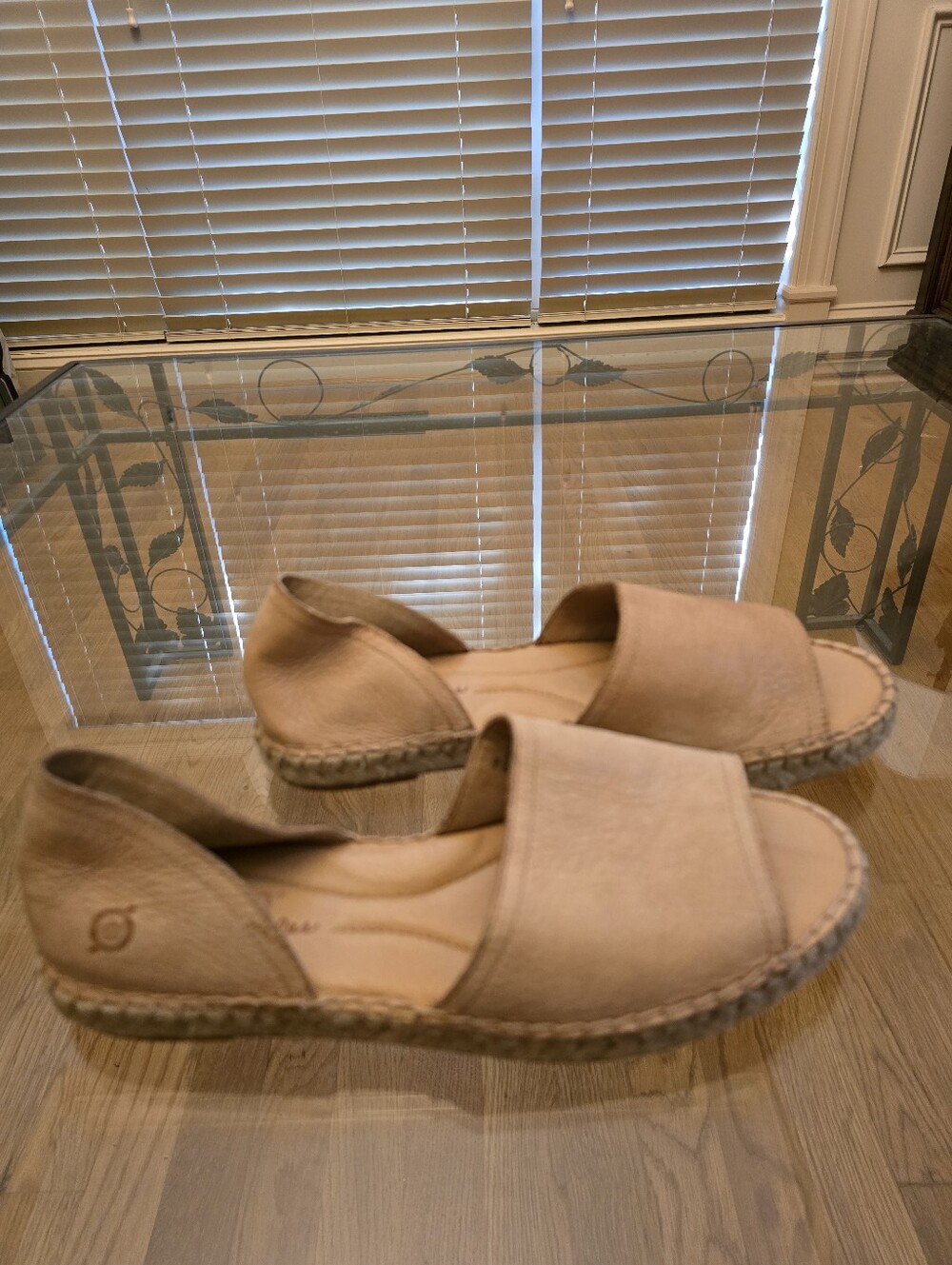 Born Women9s Espadrille Sandals in Beige Tan